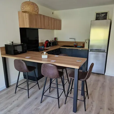 Apartment Renove Totalement - Vue Sur Jardin - 52 M² *